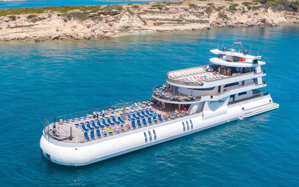 Яхта Ocean Vision для аренды в Пафосе